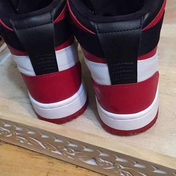 Nike Air Jordan Shoes - Picture 6 of 12